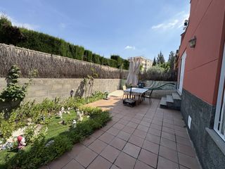 Casa aparellada a Palau-solità i Plegamans