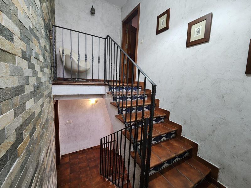 Foto 649ce75f-6b1e-4b50-97ea-debb09701473. Casa aparellada amb calefacció aparcament a Tobarra