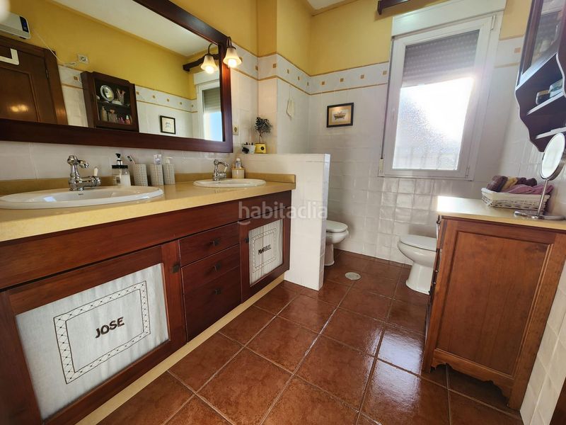 Foto a847835f-9c45-4a09-b248-34b10bbaf351. Casa aparellada amb calefacció aparcament a Tobarra