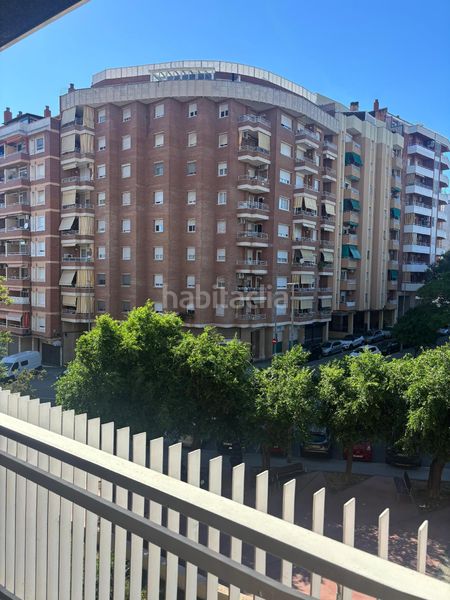 Foto b968b502-a54b-4115-b91e-a22d745694b8. Apartament amb calefacció a Centre-Estació Gavà