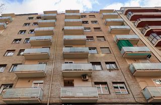 Pis a Sants. Av. madrid  les corts
