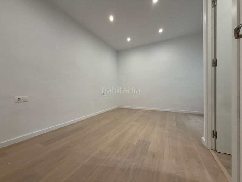 Foto bdbef9f9-aed6-41cd-a423-1f44190c1793. Pis amb calefacció aparcament a Sants Barcelona