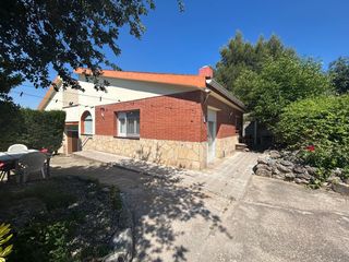 Chalet en Pobla de Claramunt (La). Urbanización les garrigues