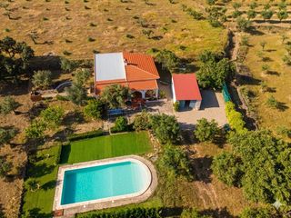 Mas à Mirabel. Casas de millán