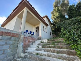 Chalet in Piera. Urbanización can canals