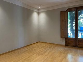Flat in Dreta de l´Eixample. Calle pau claris  calle valencia