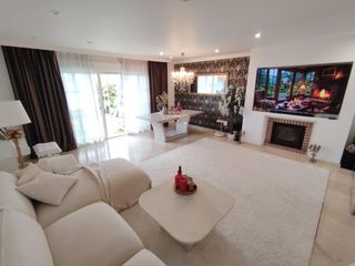 Towny house in Calahonda. Frente al mercadona, 300 mts del mar, zona de comercios