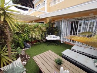 Casa bifamiliare in Calahonda. Frente al mercadona, 300 mts del mar, zona de comercios