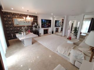 Casa aparellada a Calahonda. Frente al mercadona, 300 mts del mar, zona de comercios