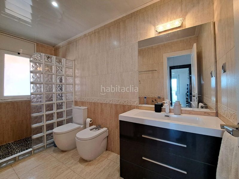 Foto d6debaa3-d0bb-45f1-91fa-7543cbeb721c. Xalet amb calefacció aparcament piscina a Abrera