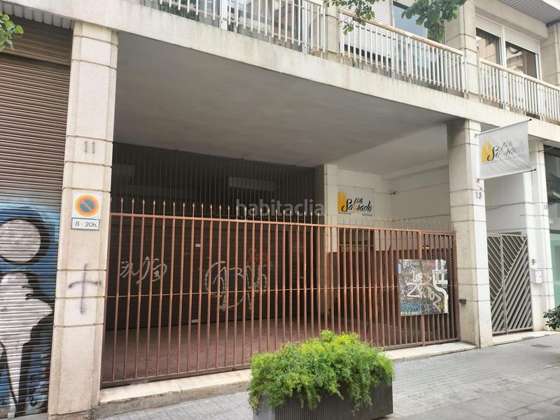 Foto e409a0b5-2e98-4b14-b323-c6c77c7e884b. Aparcament cotxe a Sagrada Família Barcelona