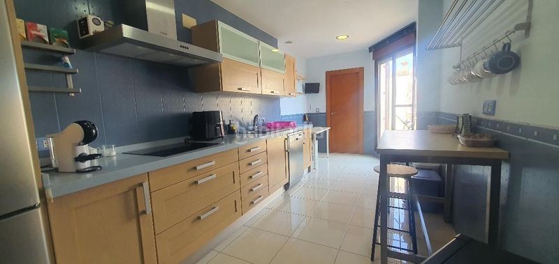 Foto 8570eaef-a155-4784-8677-4a0d39065604. Casa aparellada amb calefacció aparcament a Hellín