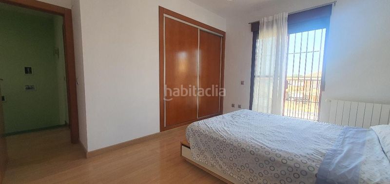 Foto a2229f78-653a-48da-bca8-b81a05e5c196. Casa aparellada amb calefacció aparcament a Hellín