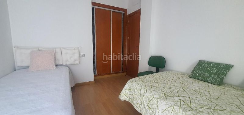 Foto d00b1027-aeb2-4f02-80bd-c6986ea76023. Casa aparellada amb calefacció aparcament a Hellín