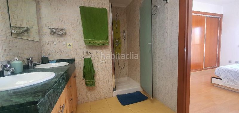 Foto f41cb838-340b-4c60-bd60-79d28e6241c5. Casa aparellada amb calefacció aparcament a Hellín
