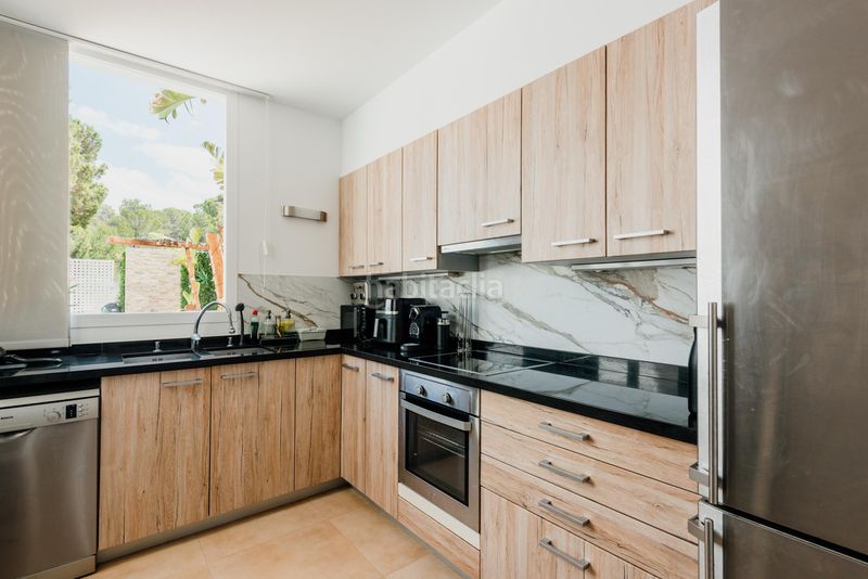Foto a71121a6-607a-4e4b-9a93-b4206c0f561e. Casa aparellada amb aparcament piscina a Cala Vedella-Cala Tarida Sant Josep de sa Talaia