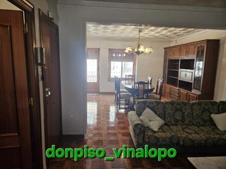 Apartment in Plaza de Toros-Avenida Chapí-Trinquete. Piso 2º sin ascensor, zona acacias  avda. chapí