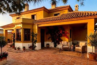 Casa aparellada a El Rocío - La Milagrosa. A 500 m del circuito ne motos de jerez de la frontera