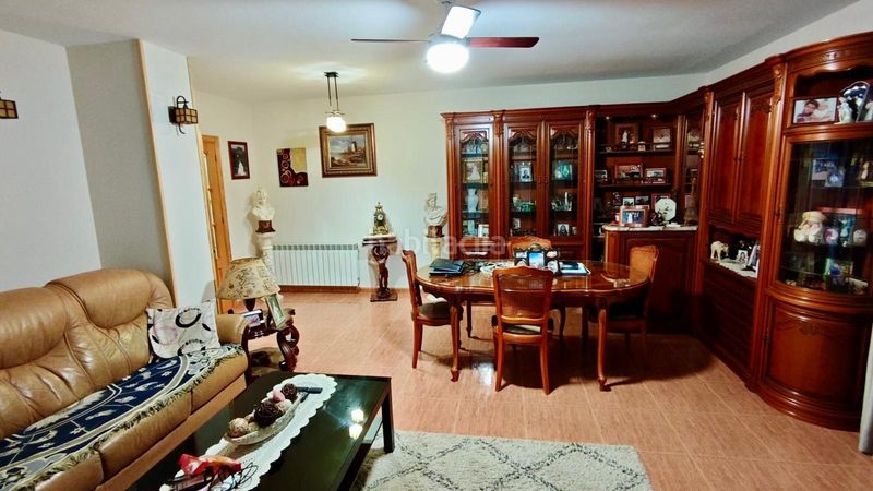 Foto 3a6fa36f-f9b9-4b16-918a-16732bcadbd1. Masia amb aparcament piscina a Zona Sur - Av. De España - San Miguel Plasencia