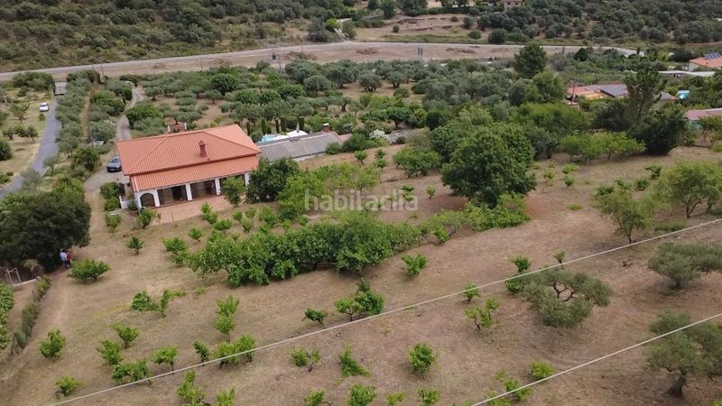 Foto 6d2ca2d4-4b41-42e0-9779-3aab036d33e0. Masia amb aparcament piscina a Zona Sur - Av. De España - San Miguel Plasencia