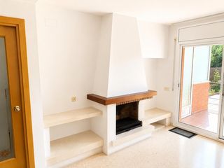 Chalet in Eixample - Can Bogunyà. Zona eixample  can bogunyà, junto cap