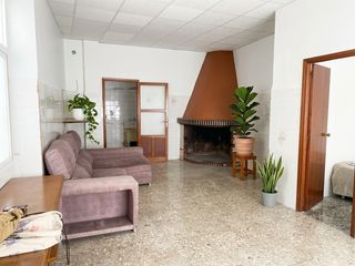 Maison jumelée à Prosperidad. Calle la cruz 140, cerca del ayuntamiento