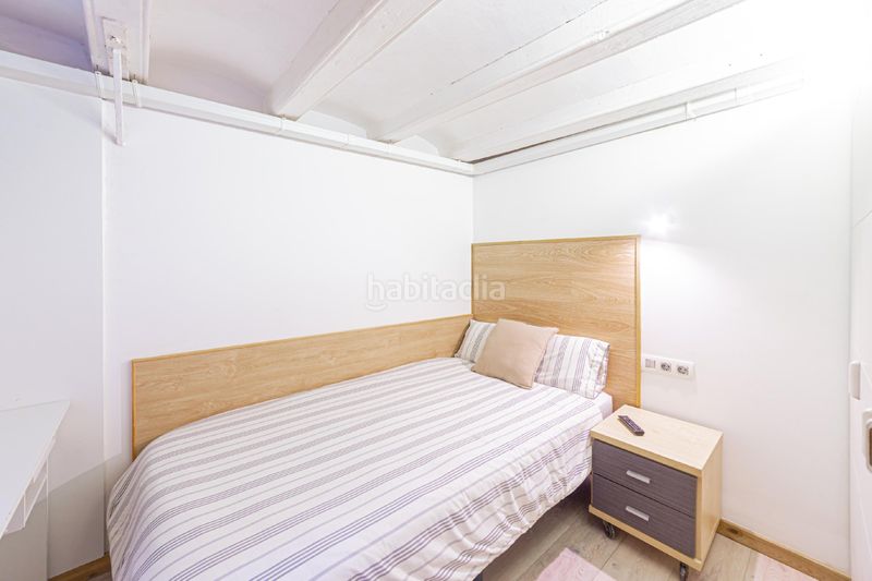 Foto b2d9bca5-ca0f-4103-9823-74e39ce2c683. Dúplex amb calefacció a Raval Barcelona