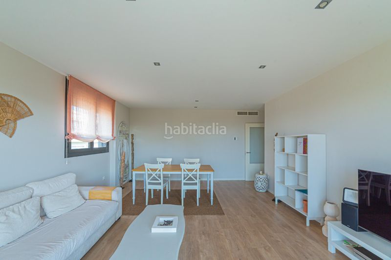 Foto a008a7a7-250f-4795-b553-faae59913b79. Àtic amb calefacció aparcament piscina a La Plana Sitges