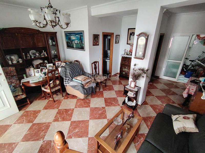 Foto d095c1c9-3a22-4404-83ab-1b86fdeddfe4. Casa aparellada a Poniente-Faro Torre del Mar