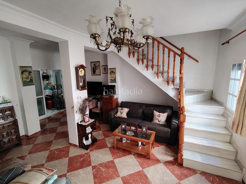 Foto e2a286fc-380e-452b-a546-887e0b315907. Casa aparellada a Poniente-Faro Torre del Mar
