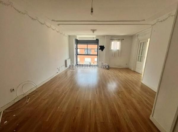 Foto 74333897-3117-4211-ad81-55e17a8f8f75. Apartament amb calefacció a Alameda de Osuna Madrid