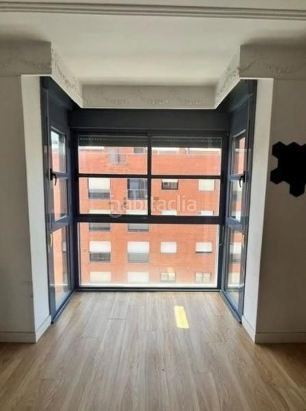 Foto b634b71a-aa4c-4197-84e4-57381c87ef0e. Apartament amb calefacció a Alameda de Osuna Madrid