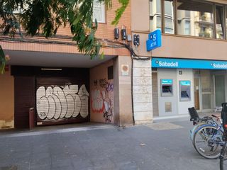 Aparcament cotxe a Poblenou