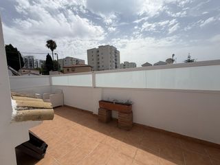 Casa aparellada a Solymar. A 10 min andando de puerto marina y la playa