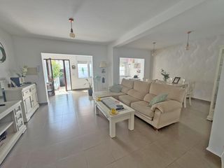 Casa aparellada a Solymar. A 10 min andando de puerto marina y la playa