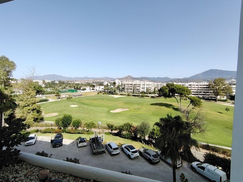 Foto d4cd0814-fc7e-4fb6-98b6-c2db779d7b97. Apartament amb aparcament a Guadalmina Alta Marbella