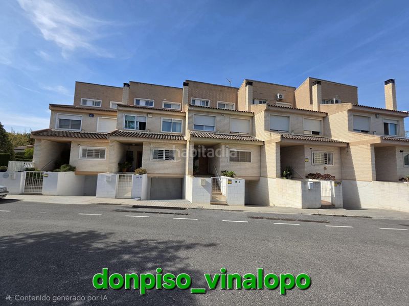 Foto 1a80f931-5a44-4f92-af77-f16330354339. Doppelhaus mit pool in Petrer