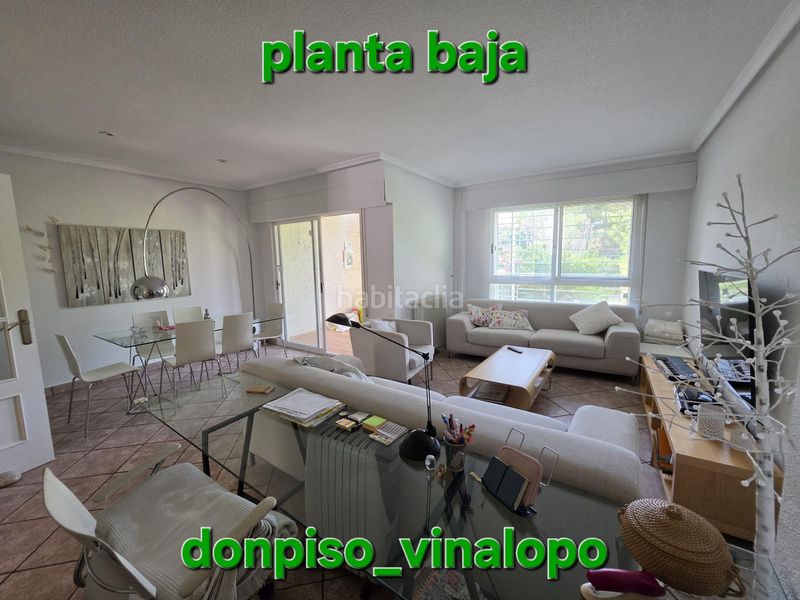 Foto bab7b2d5-cdf9-478a-b766-04fbcd5d5e24. Doppelhaus mit pool in Petrer