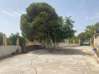 Casale in Monòver. Cerca del pueblo de monóvar, carretera sax y salinas