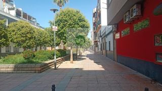 Casa aparellada a San Roque - Ronda Norte. Calle peatonal paralela a ricardo carapeto