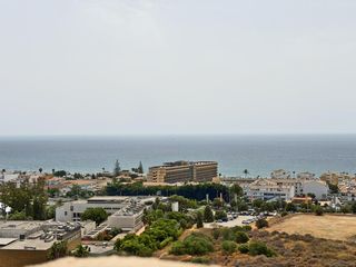 Doppelhaus in La Cala Mijas. Urbanización privada, con vigilancia, piscina y tenis