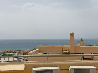 Maison jumelée à La Cala Mijas. Urbanización privada, con vigilancia, piscina y tenis