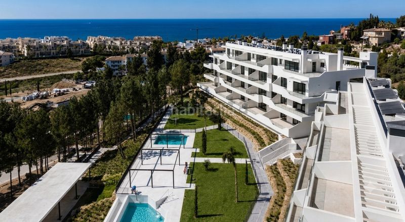 Foto eb10b9b8-24e8-46e3-9073-e9faa6f9275e. Apartament amb aparcament piscina a El Faro de Calaburra - Chaparral Mijas