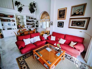 Casa aparellada a Pinares de San Antón. A 10 minutos a pie de las playas de pedregalejo el palo