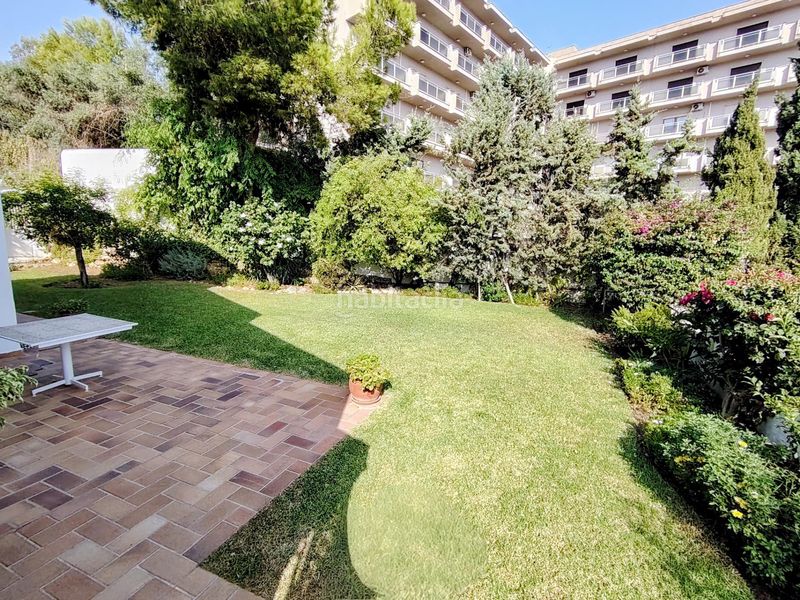 Foto 5744b105-d9d8-4979-9e2e-8dfd3a9bf4ca. Casa aparellada amb aparcament a Pinares de San Antón Málaga