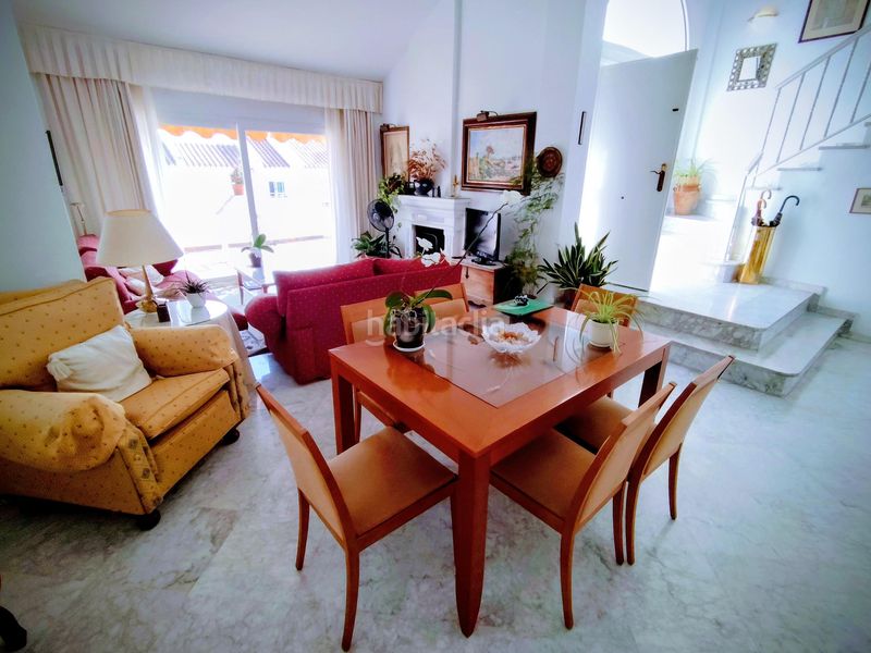 Foto 69f3a959-ce1e-407b-aed6-fac405a5633a. Casa aparellada amb aparcament a Pinares de San Antón Málaga