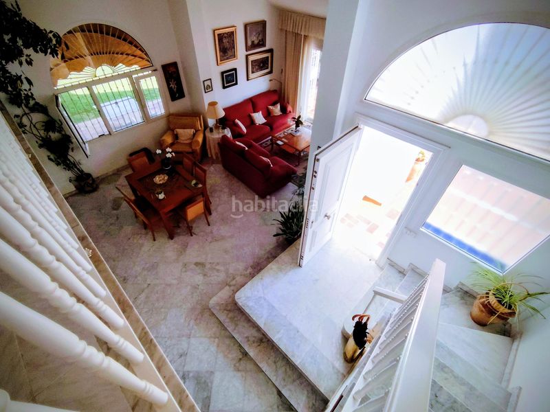 Foto a945da92-d5cb-4ac7-822d-2e0579d8b131. Casa aparellada amb aparcament a Pinares de San Antón Málaga
