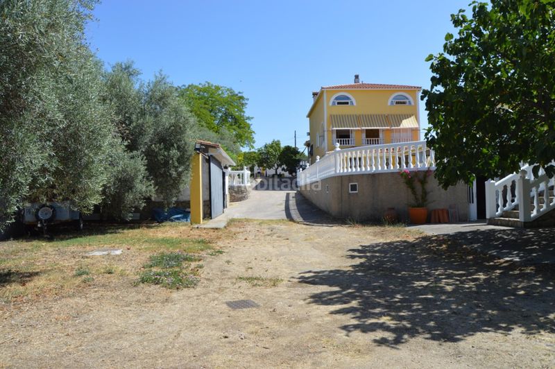 Foto e637fe5c-d477-466c-9d42-6f3c4b23d726. Xalet amb calefacció aparcament piscina a Malpartida de Cáceres