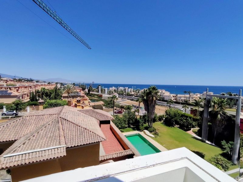 Foto acbff2cb-850c-48f3-a079-bfc8a1c88fb3. Àtic amb aparcament piscina a Buenas Noches Estepona