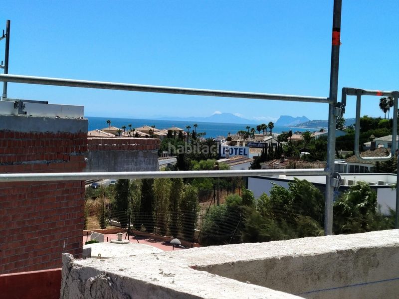 Foto c27eecd2-c9b7-4105-a272-6b83896a7d7e. Àtic amb aparcament piscina a Buenas Noches Estepona